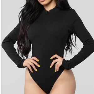 Halfzip body suit